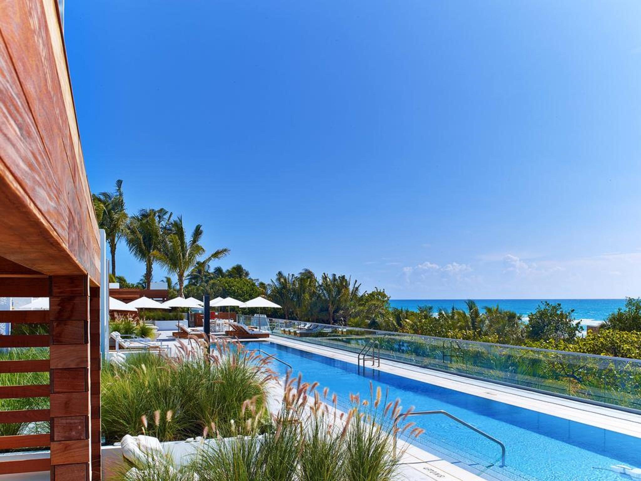 1 Hotel South Beach Miami Beach Esterno foto View of the pool at the Eden Roc Cap Cana