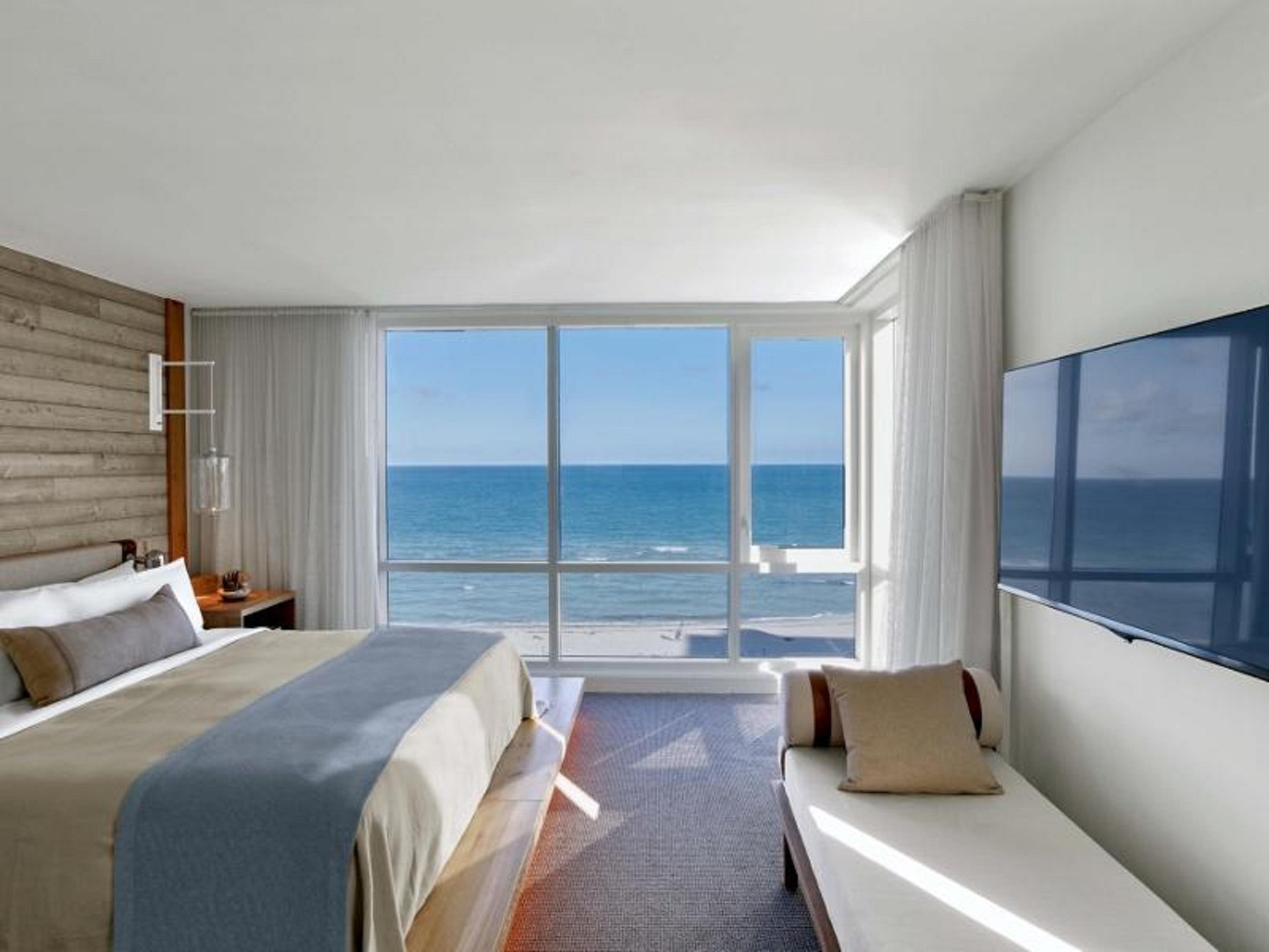 1 Hotel South Beach Miami Beach Esterno foto A bedroom at the W South Beach