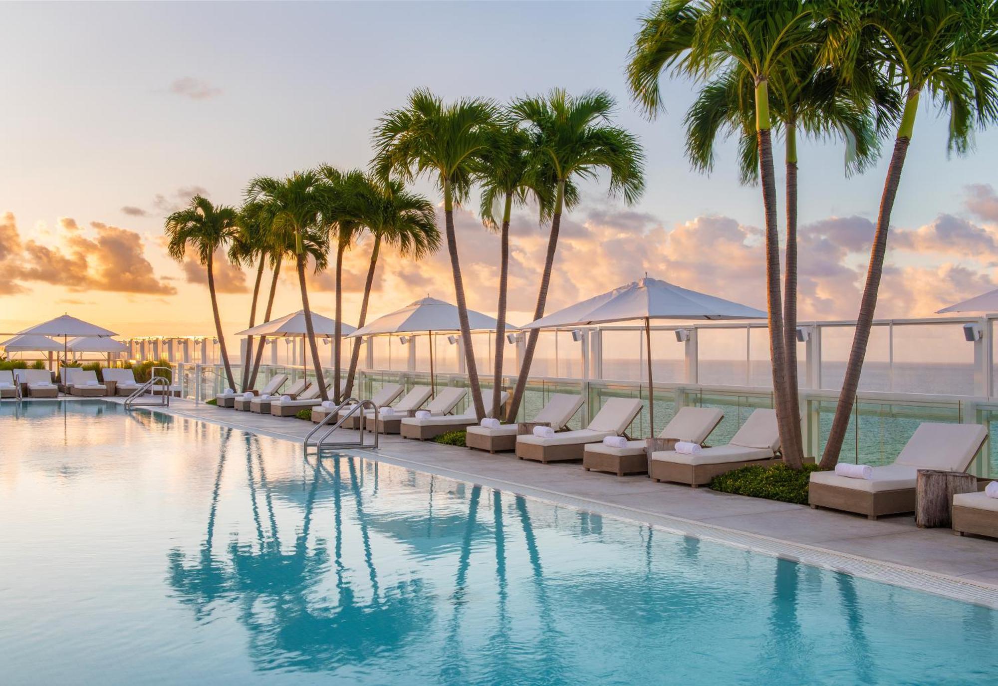 1 Hotel South Beach Miami Beach Esterno foto The pool at the Four Seasons Hotel